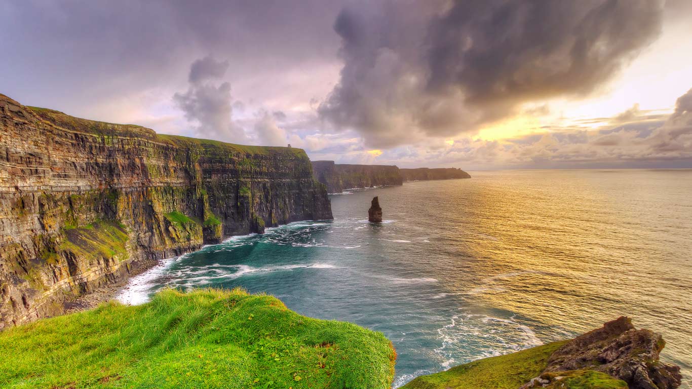 CliffsofMoher_ROW12121671078_1366x768